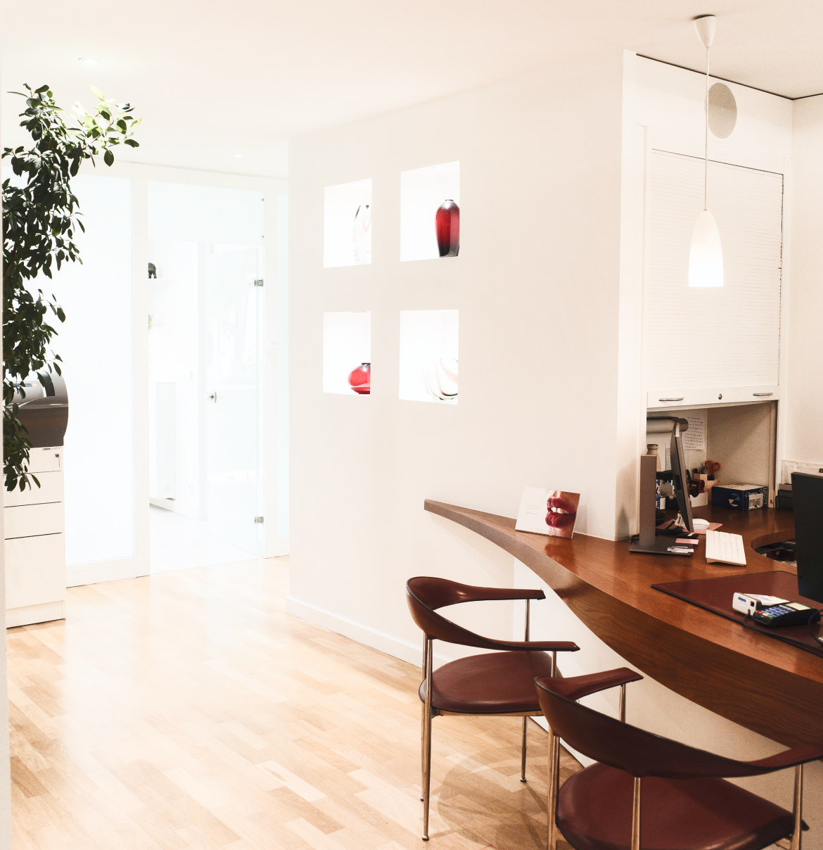 Dentiste Orangerie, Strasbourg | Esthétique & Implant image Planification numérique et chirurgie guidée : précision et sécurité Implantologie : des solutions innovantes pour restaurer votre sourire