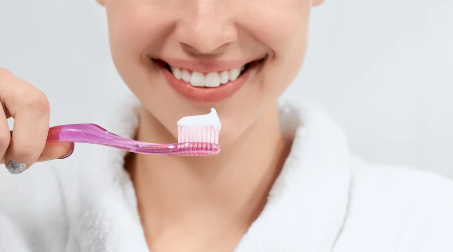 traitement taches dentaires sourire Brossage des dents Dentiste Orangerie, Strasbourg | Esthétique & Implant